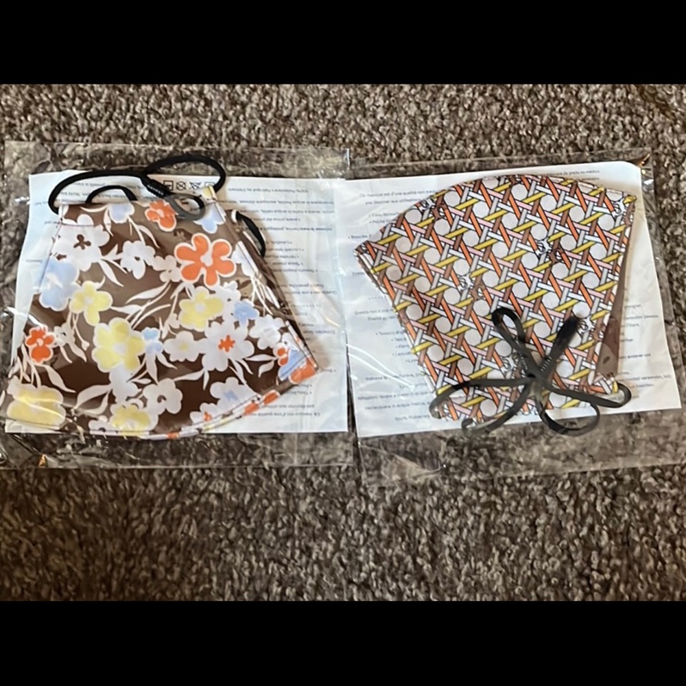 Tory Burch mask set!! New!